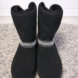 UGG®
Classic Short
Crescent
Bootie (Women)  size 8 NWOT Black